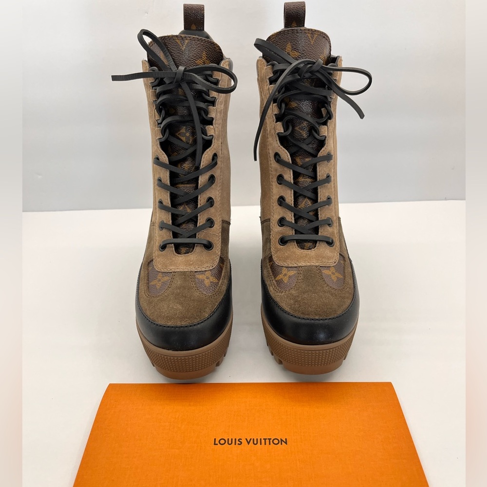 Authentic Louis Vuitton - Laureate Platform Desert Boot